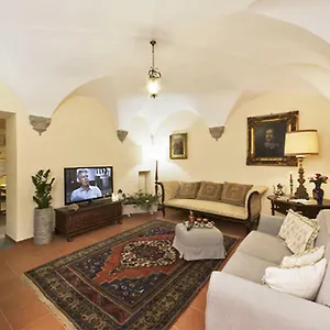 via-dei-fossi-apartment.it-tuscanyhotel.com/